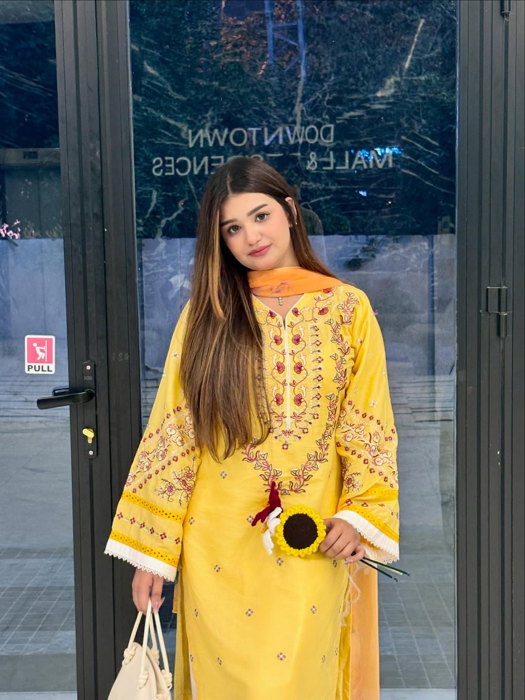 HAJRA EMBROIDERY 3PC (FARSHI)