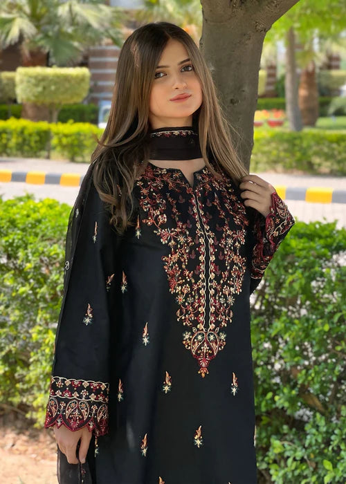 Marwa Lawn Embroidered - 3 Pieces - Black