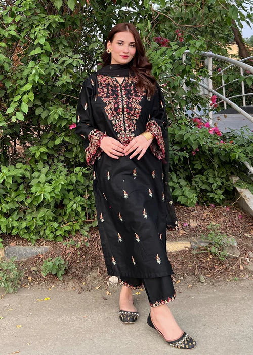Marwa Lawn Embroidered - 3 Pieces - Black