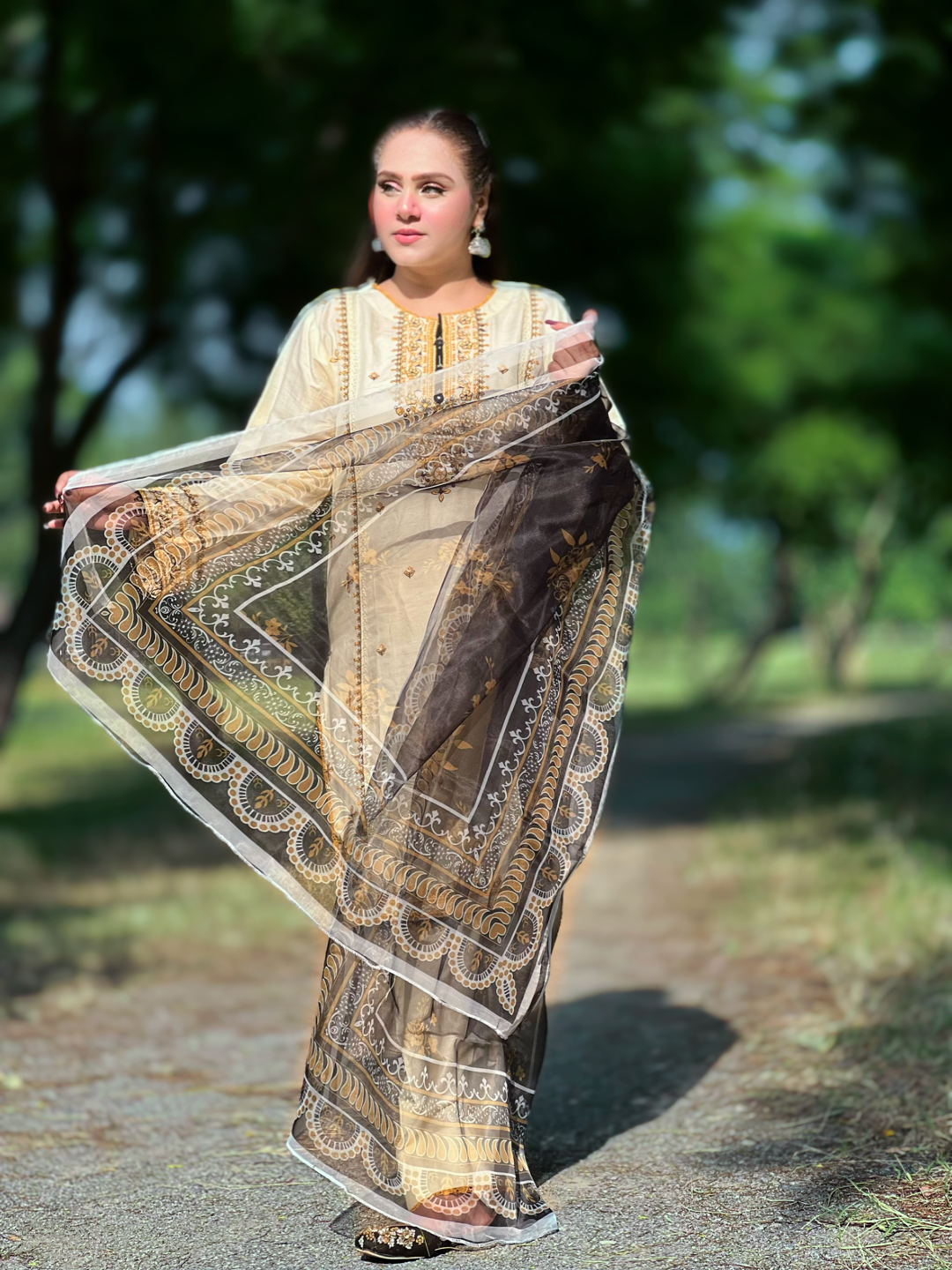 CREAMY  - 3PC EMBROIDERED