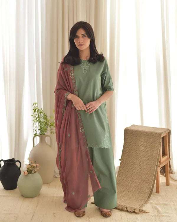AIRA 3PC ( FARSHI SHALWAR )