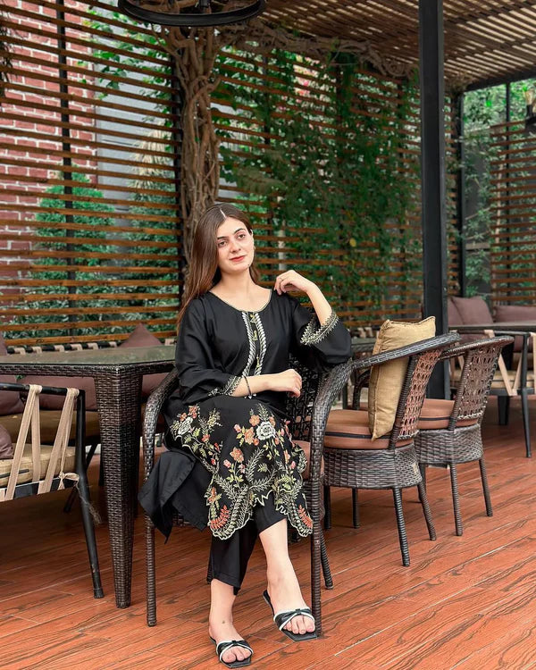 LIA LAWN EMB CUTWORK 2PC